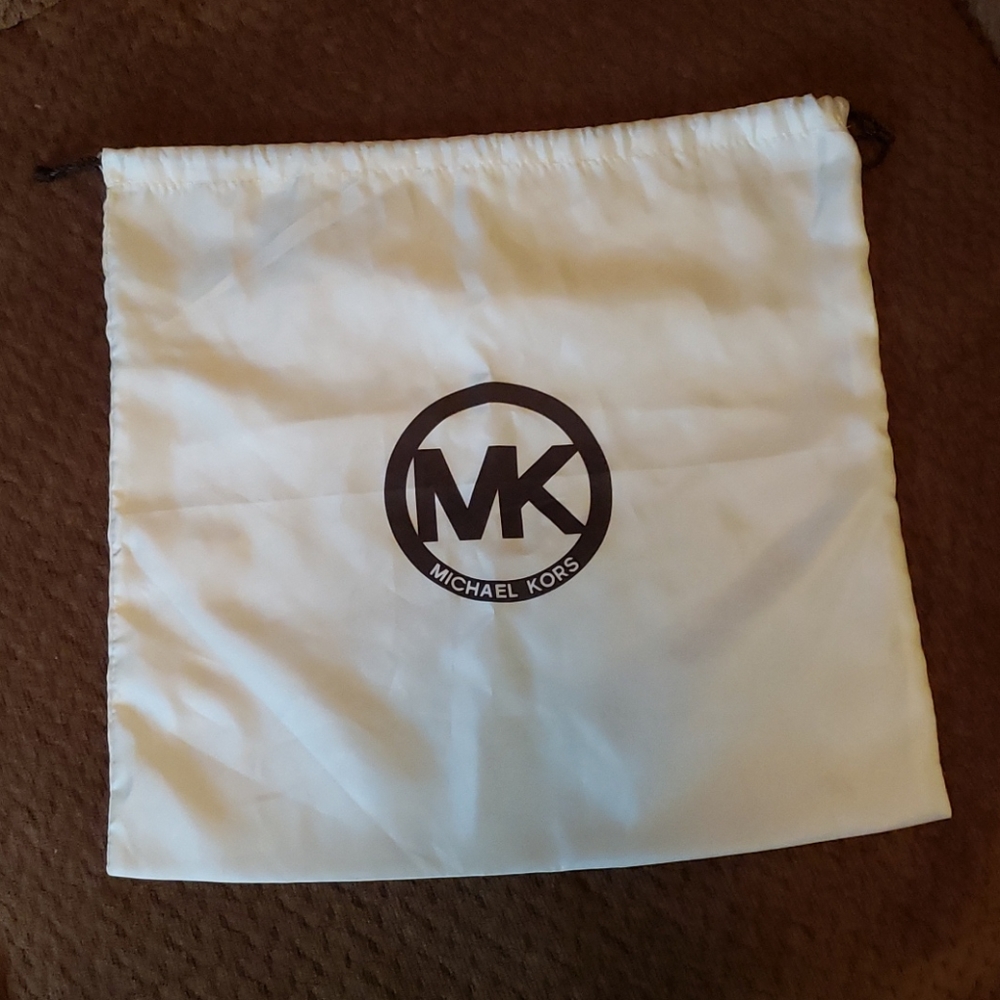 Michael Kors Dust Cover